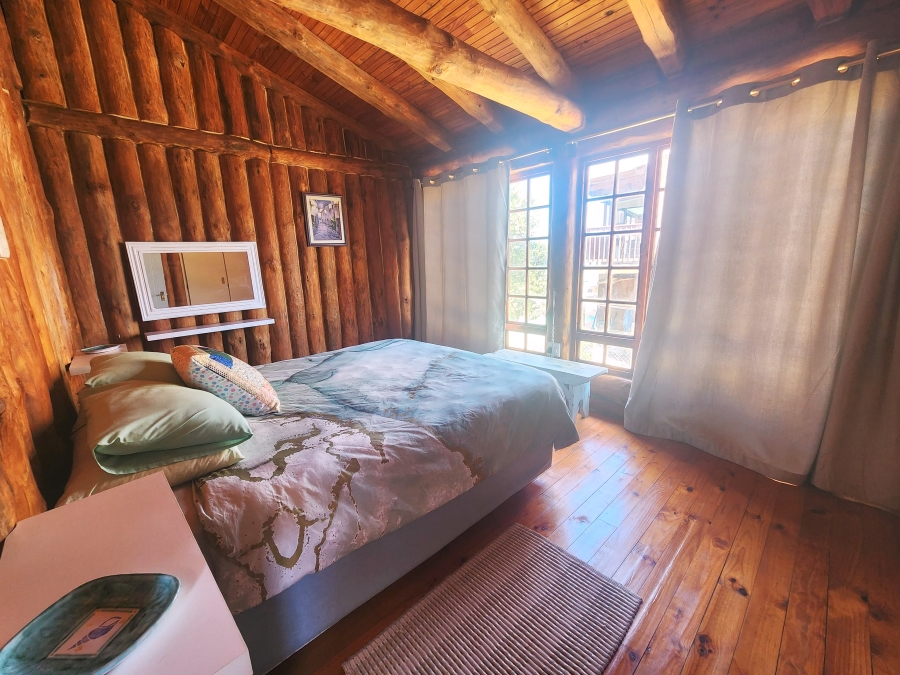 3 Bedroom Property for Sale in Boggomsbaai Western Cape